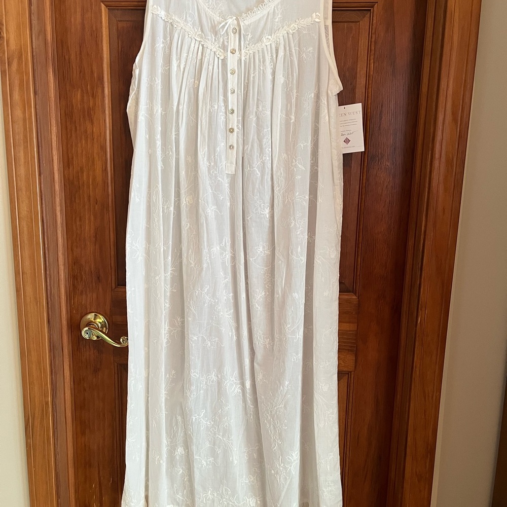 Eileen West 100% Cotton White Floral Nightgown
